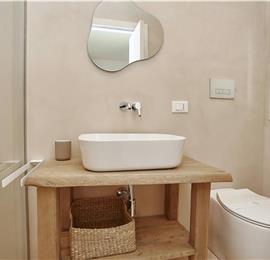 4 bedroom villa with pool, Castellammare del Golfo, sleeps 8-10